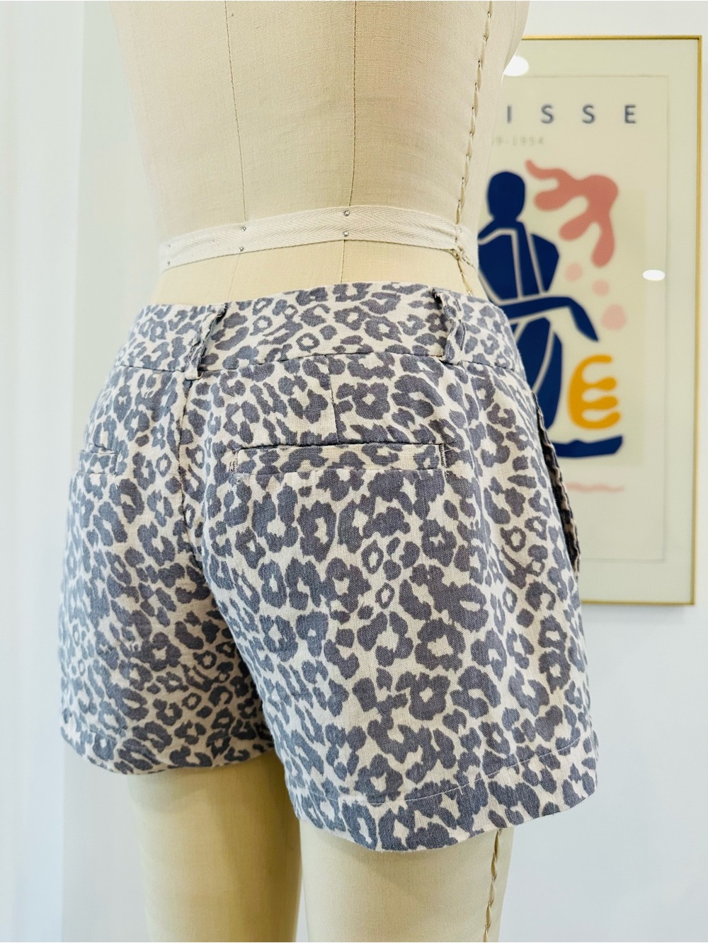 Leopard Print Low Rise Linen Shorts - Picture 13 of 15